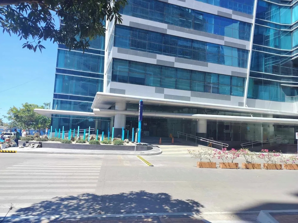 Luxury 1BR 55sqm 1 Pacific MactanNewtown
