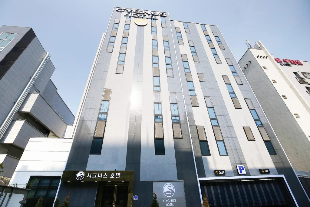CYGNUS Hotel
