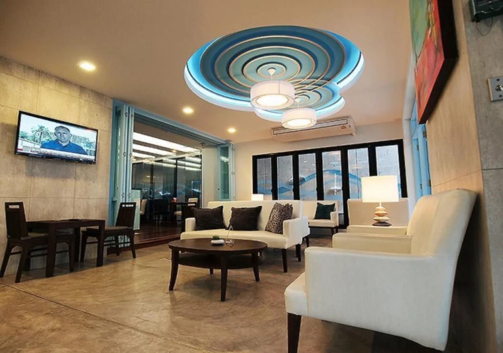Apo Hotel