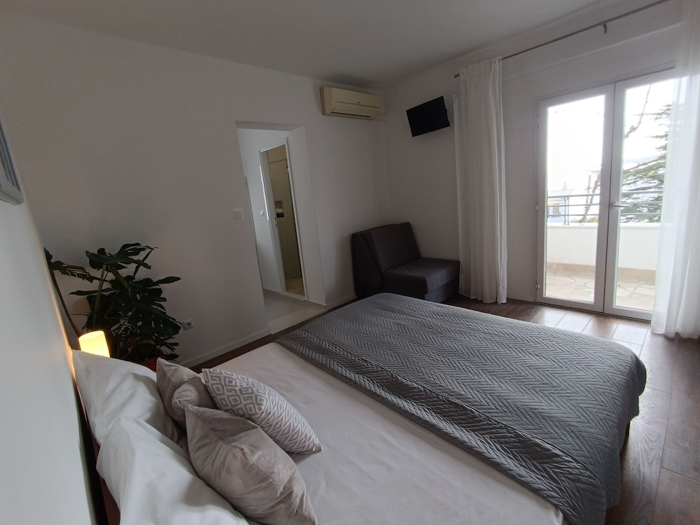Apartments Josip