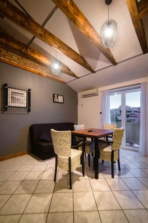 Lopar Family Residence 518