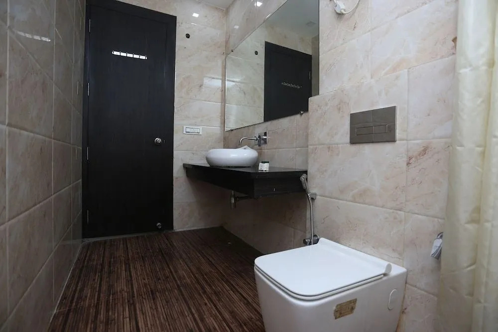Hotel O Samrat