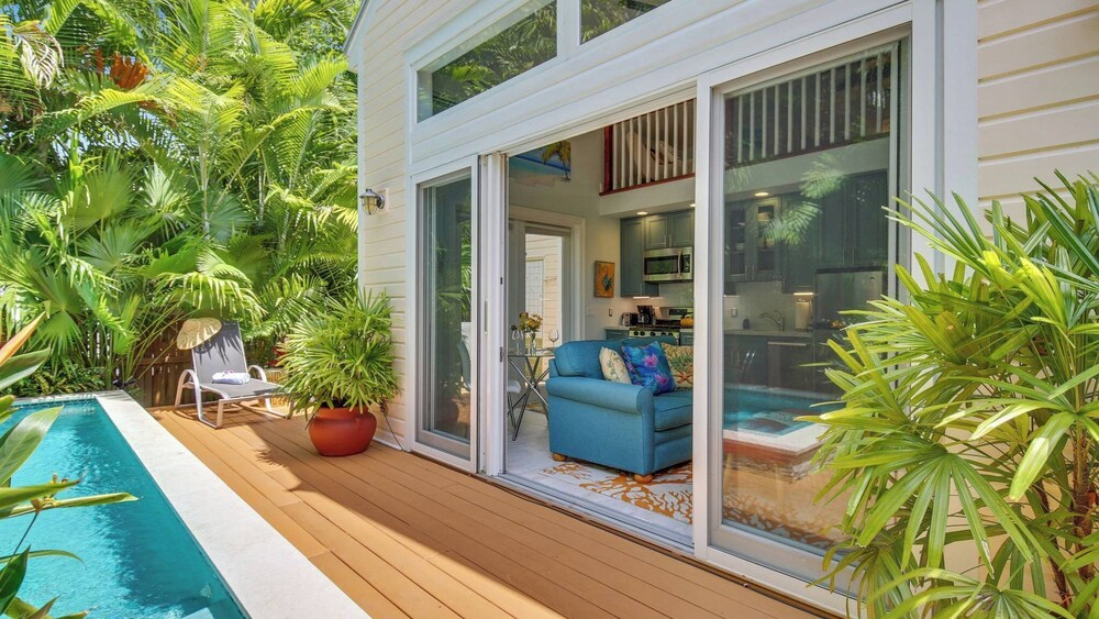 Lighthouse Villa by AvantStay