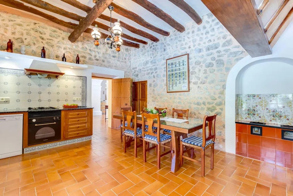 Villa With 4 Bedrooms in Illes Balears, With Private Pool, Enclosed Garden and Wifi Near the Beach