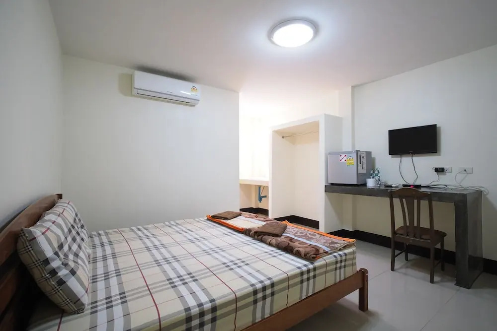 Oyo 852 Pineapple Hotel Pattaya