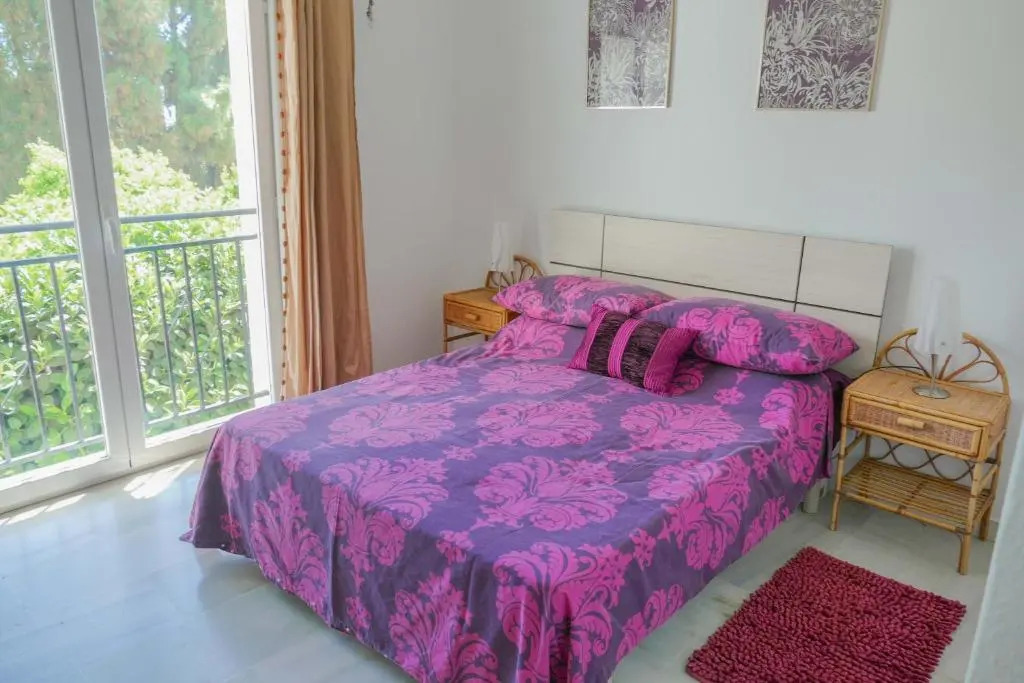 Stunning Apartment La Colinas de Calahonda with Sea Views