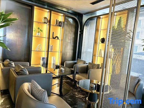 Jingsha Four Seasons Changchun Hotel (Yiwu International Trade City District 1)