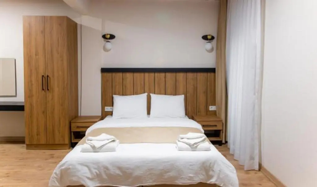La Pera Suites