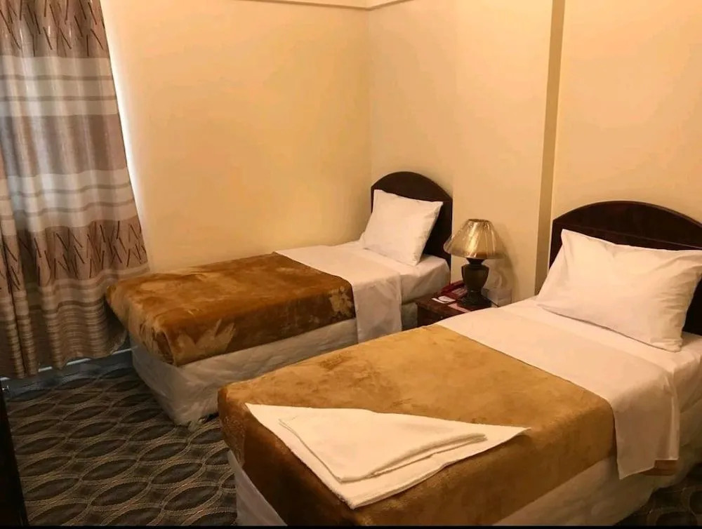 City Hotel