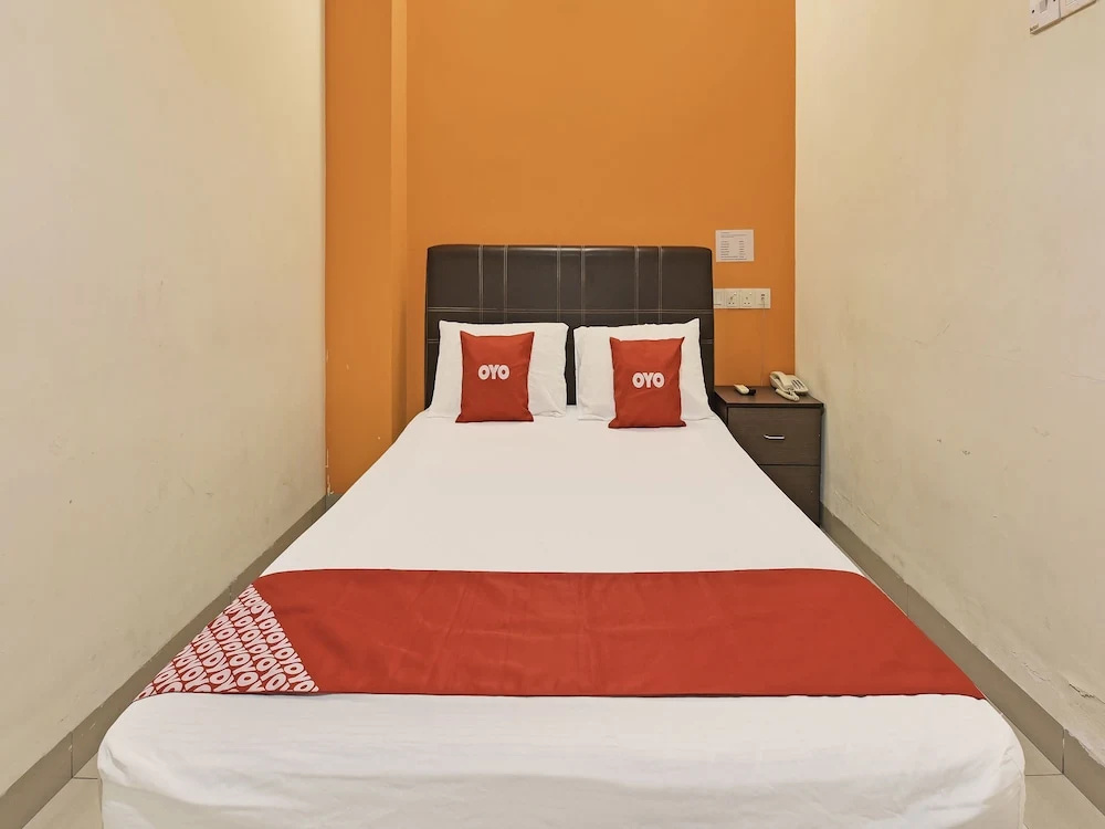 OYO 90733 Parkway Inn Hotel
