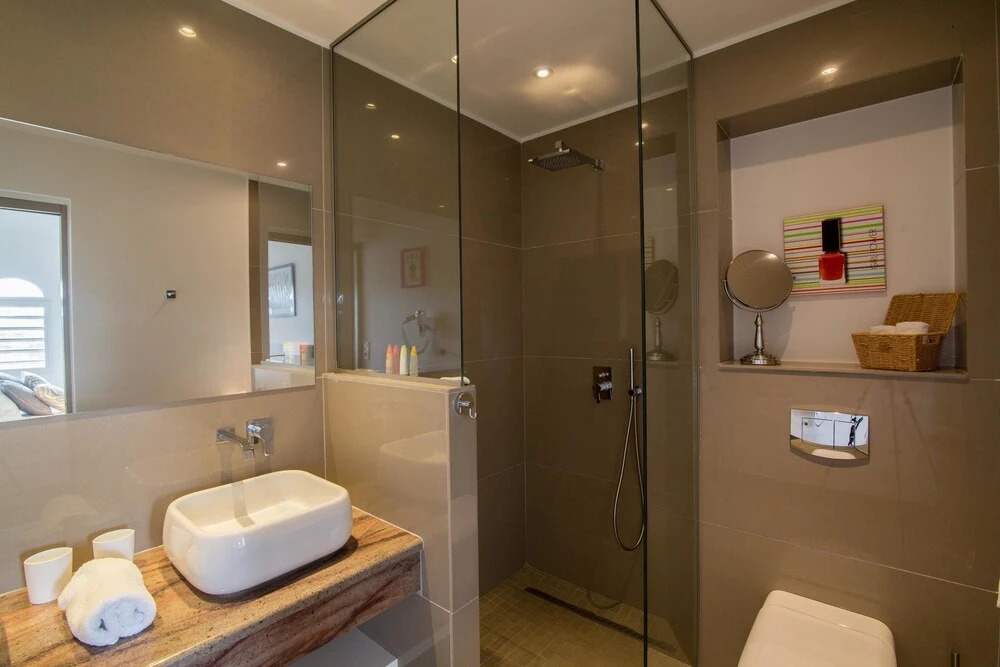 Exclusive Gated Area, Close to Beaches, Huge Pool, AC, Free Wifi, Perfect for Families !