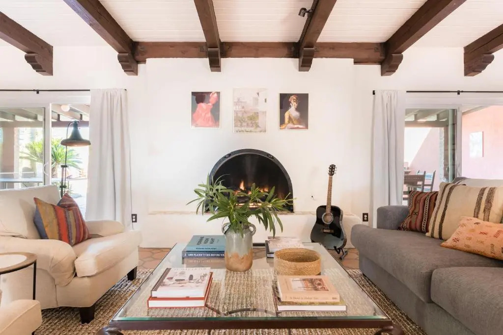 Charming 5bdr Hacienda w/ Pool, Fire Pit, Billiards La Casona by Avantstay