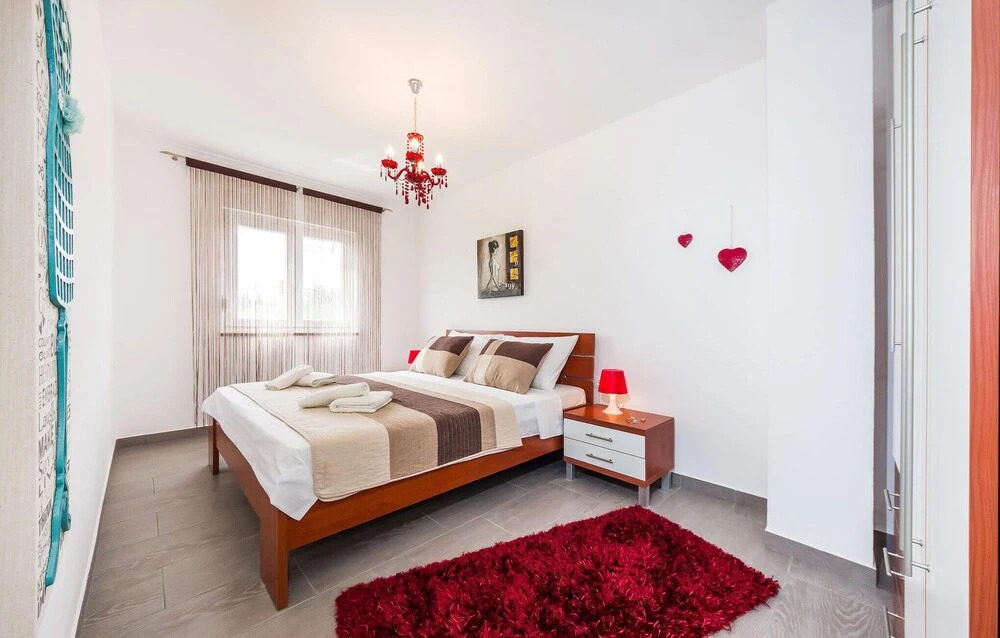 Nice Apartment in Zdrelac With Wifi, 2 Bedrooms and Outdoor Swimming Pool