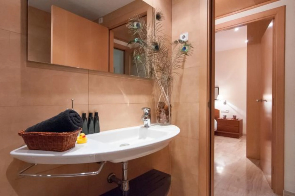 Family friendly 2BR Terrace quiet street - Neo