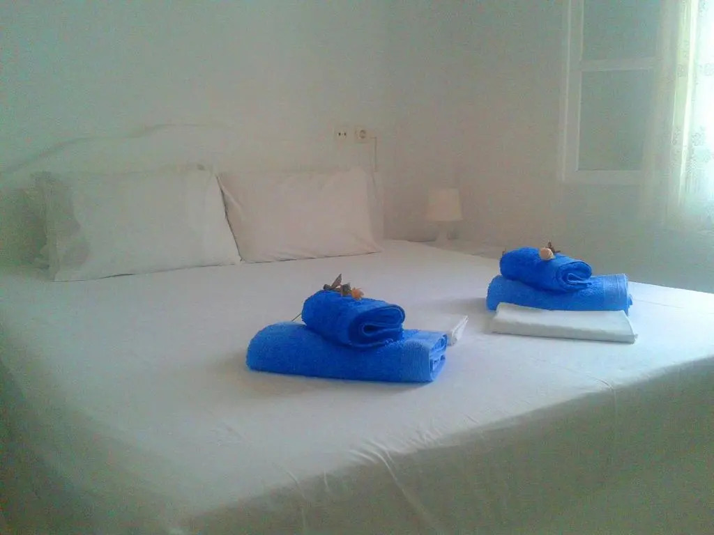 Georgia Rooms Milos