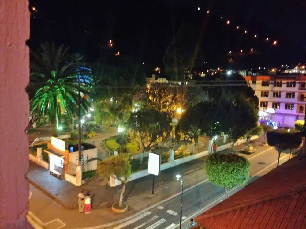 Erupcion Art Hotel & Hostel