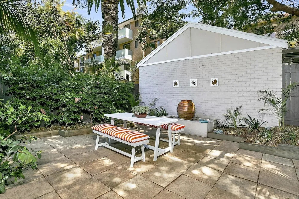 Live the Bondi Lifestyle - BB002