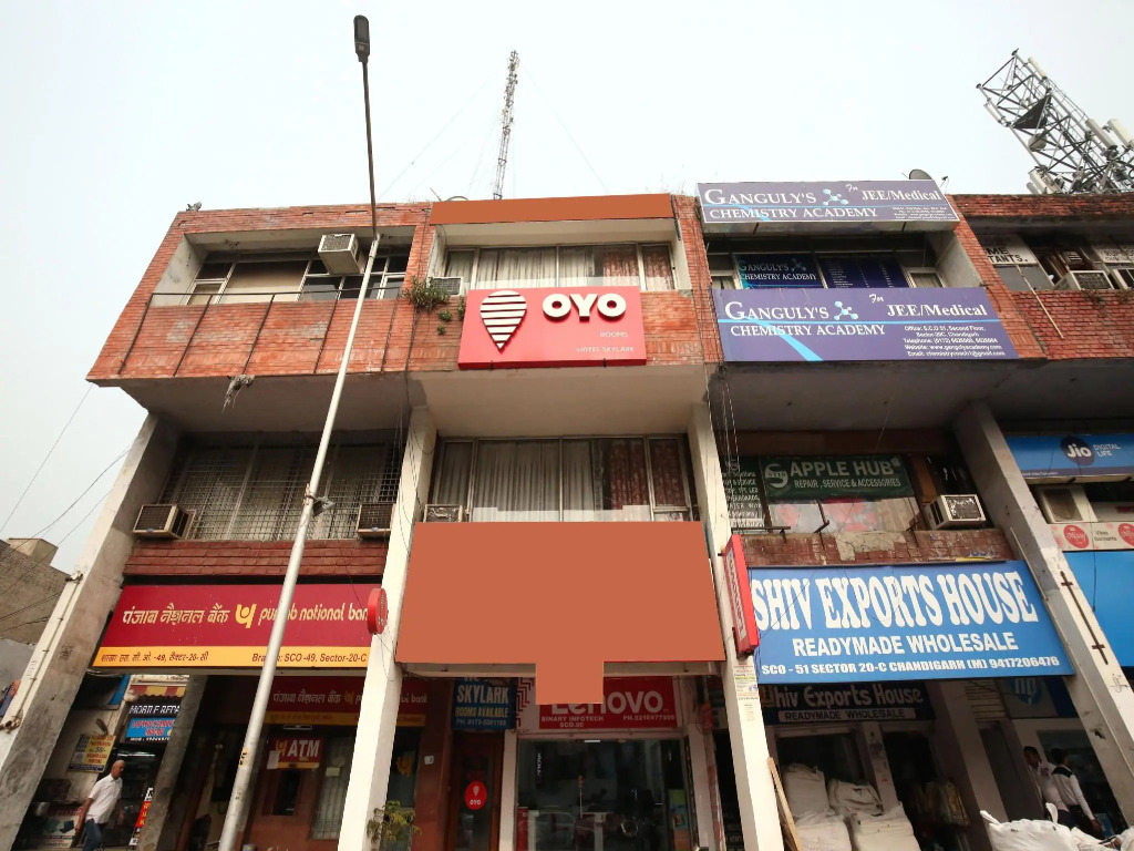 OYO Flagship 2431 Hotel Skylark