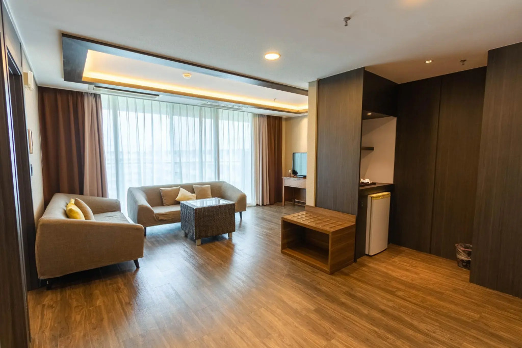 Xenia Hotel Clark - Multi Use Hotel