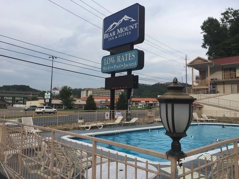Rodeway Inn On The Parkway