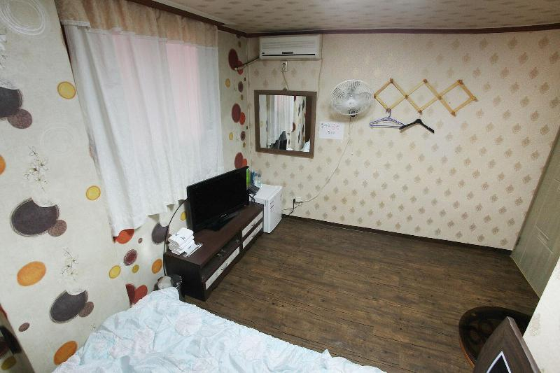 Jeju Yeongsung Motel