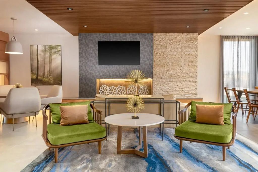 Fairfield by Marriott Inn & Suites Kansas City at The Legends