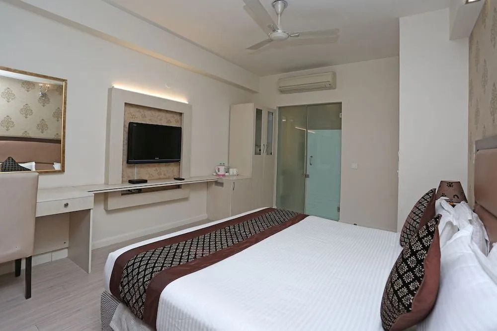 Emblem Hotel Hero Honda Chowk Gurugram