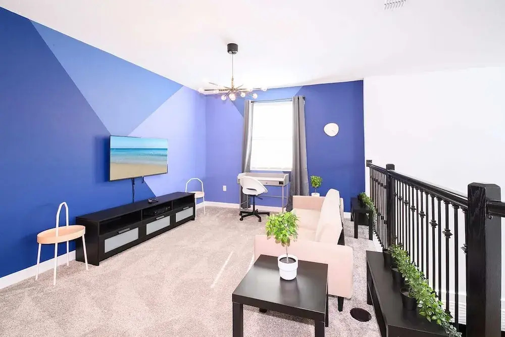Family-friendly Villa w Pool, Hot Tub & Games Room