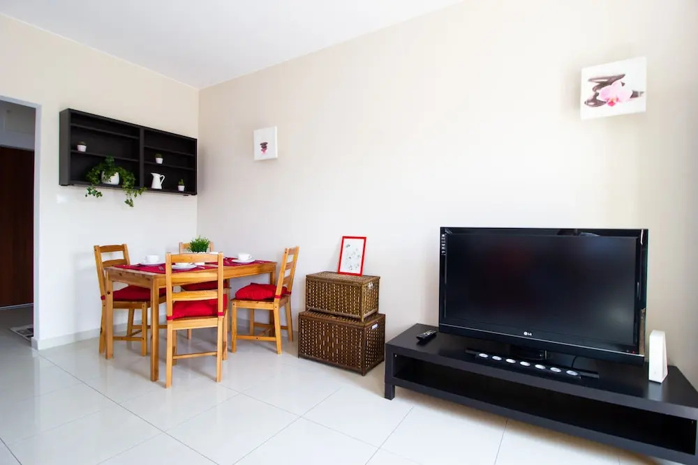 Wilanów Apartment with Balcony