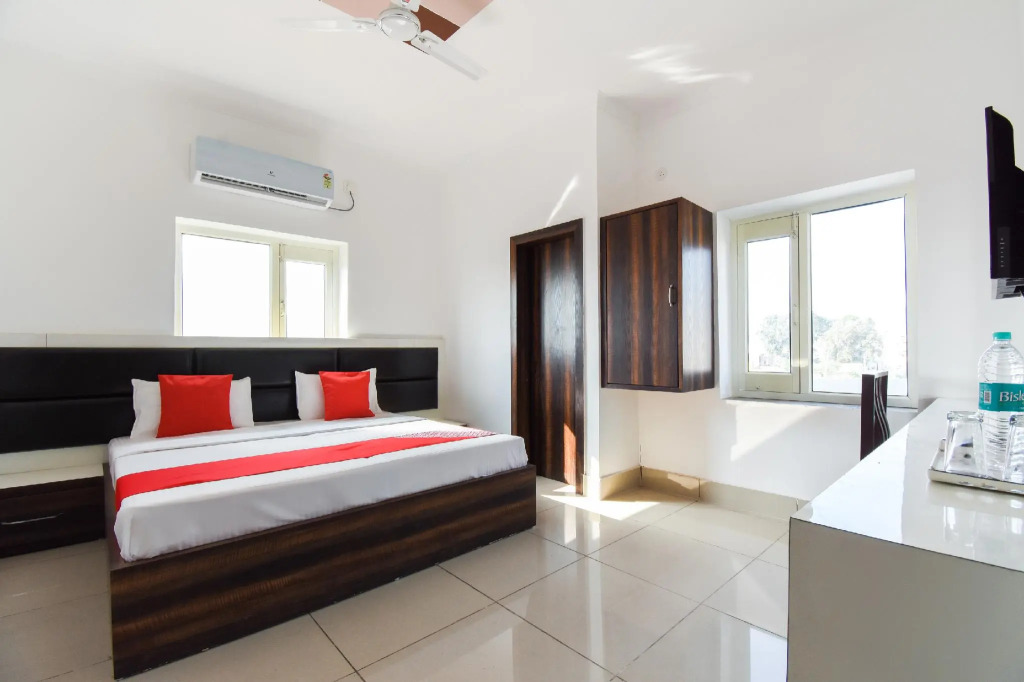 Hotel Bhardwaj