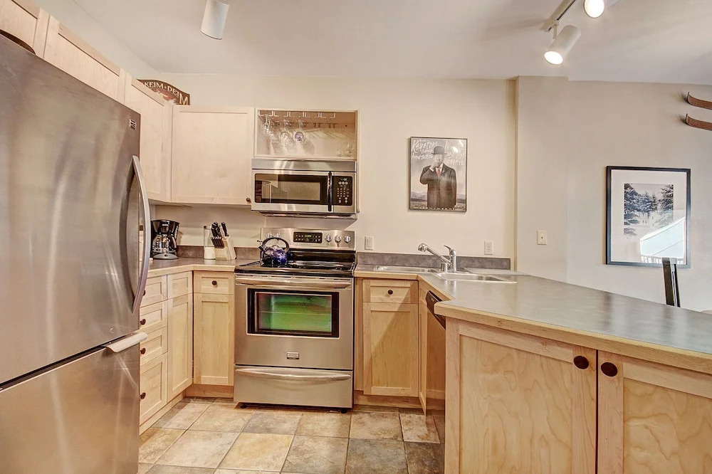 8186 Silver Mill 1 Bedroom 1 Bathroom Condo