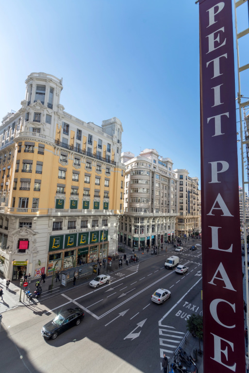 Petit Palace Triball