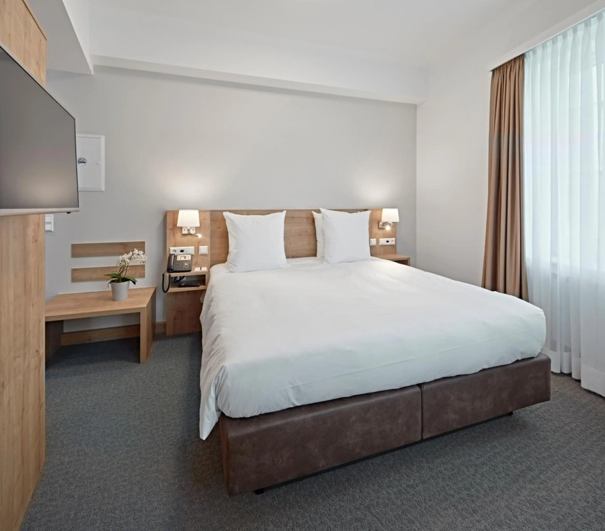 City Hotel