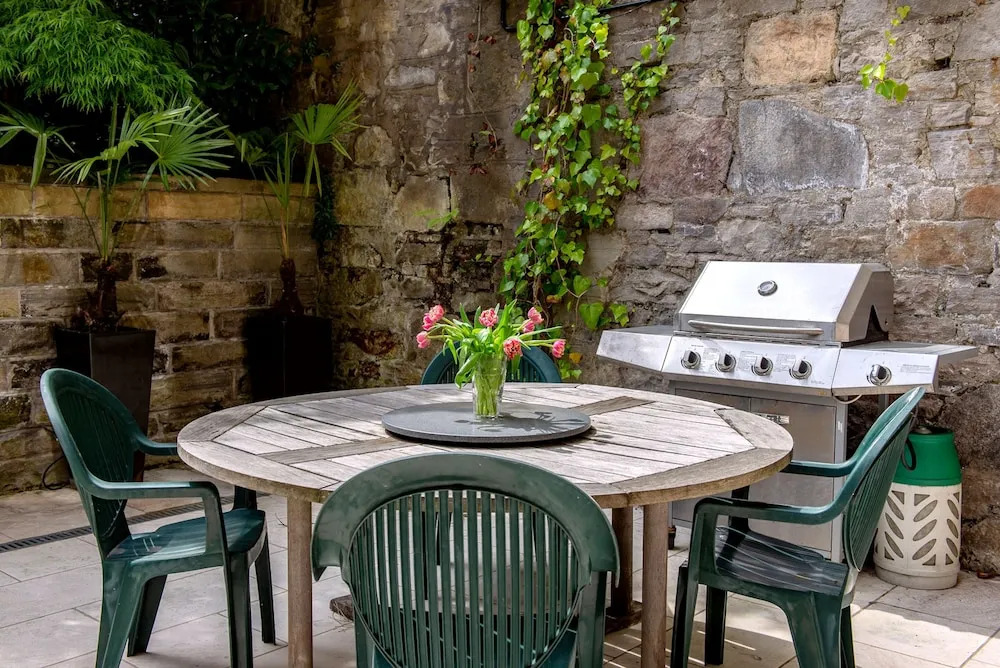 Deluxe Edinburgh Retreat Apartment