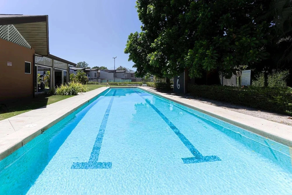 Private Pool & Tropical Style, Minutes From the Beach
