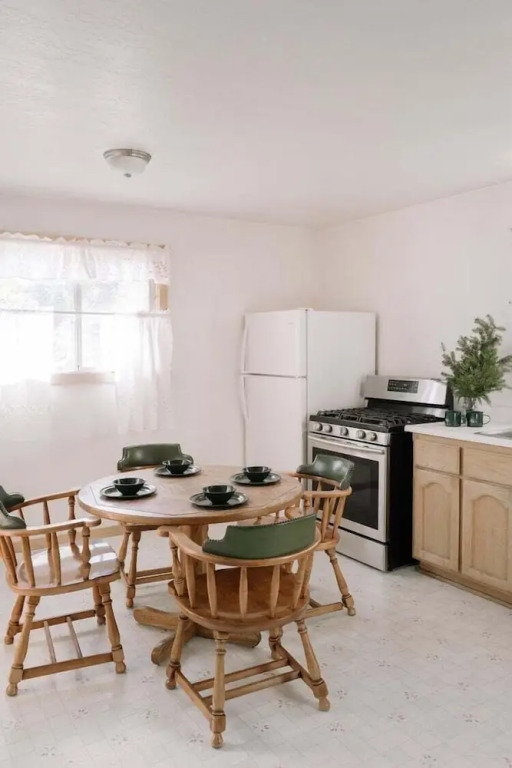 Oak Knoll Unit 3 # 2402