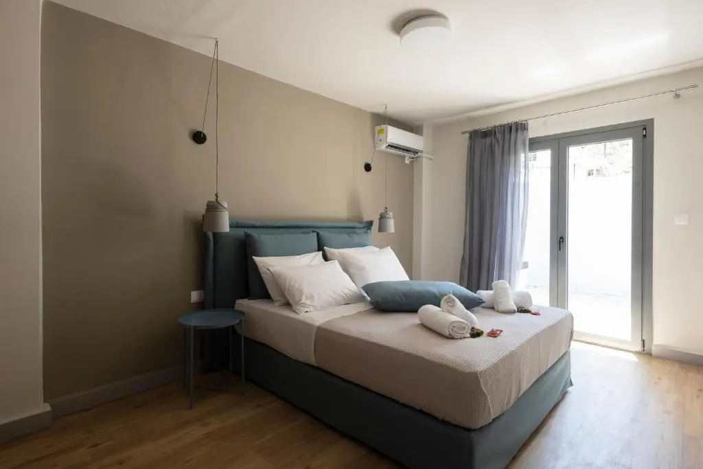 Groundfloor 2br Apartment with Smallyard in the Heart of Kalamata