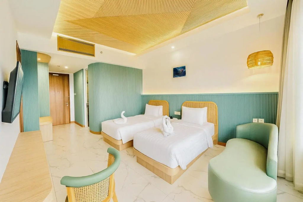Queen of The South Resort