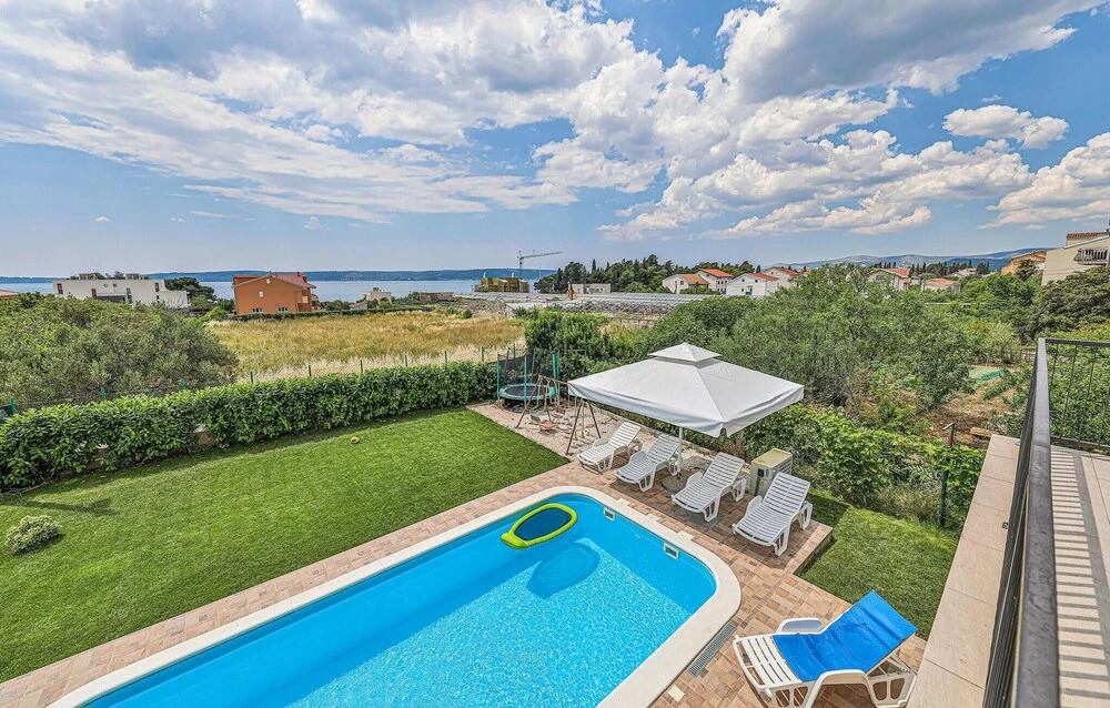 Beautiful Home In Kastel Kambelovac