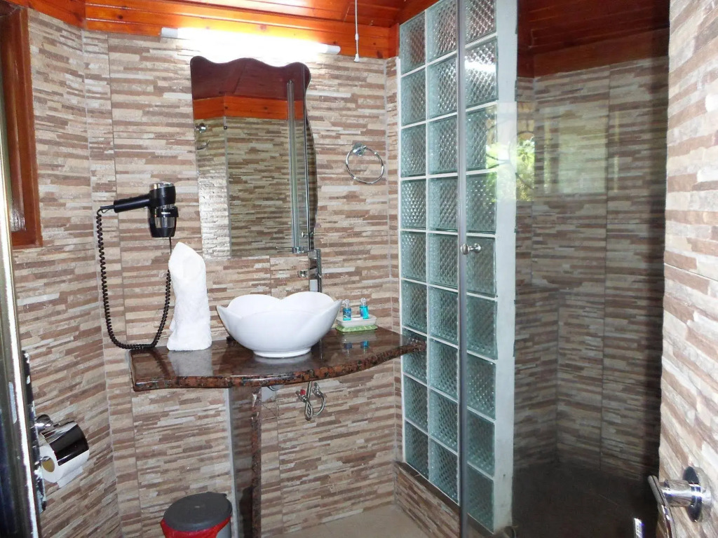 Amitie Chalets Praslin