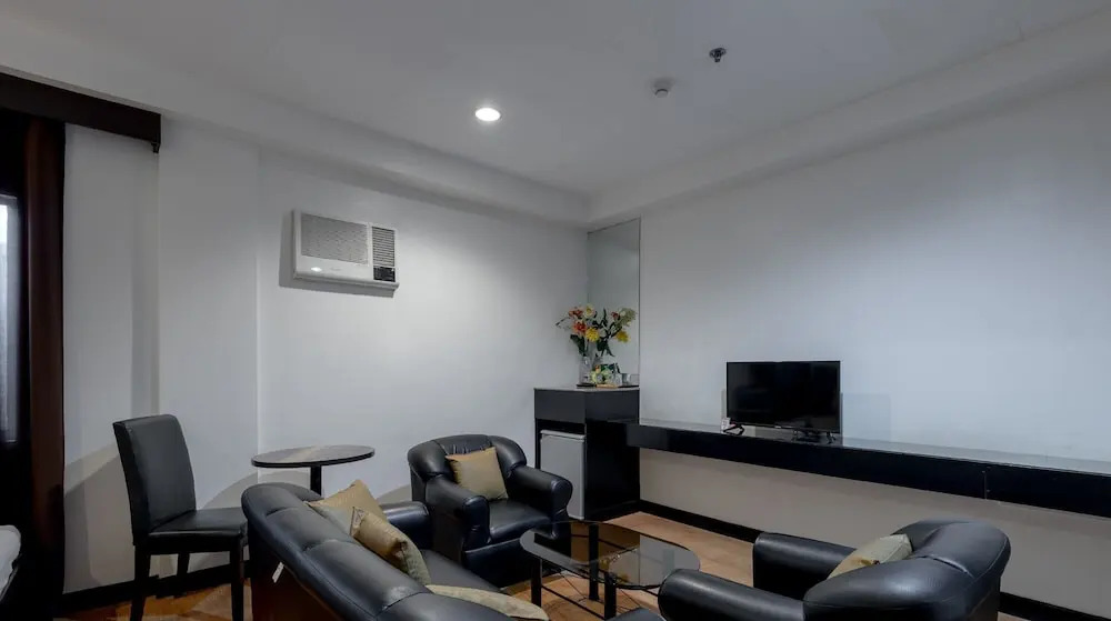 Check Inn Hotel Dumaguete City by RedDoorz