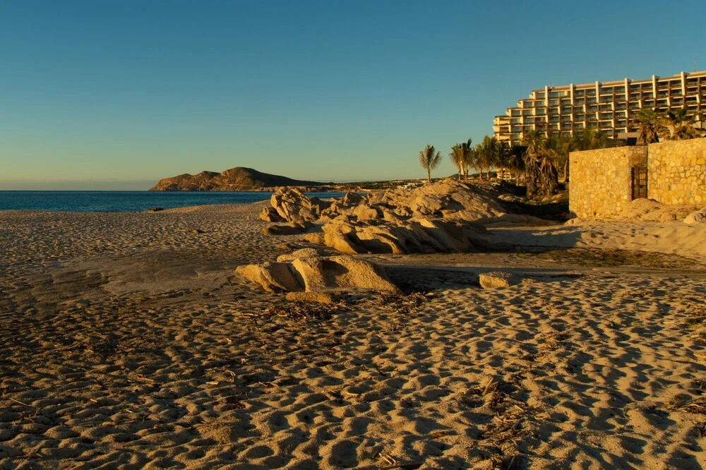 6 Bedroom Beachfront From $1600 per Night: Villa de la Playa