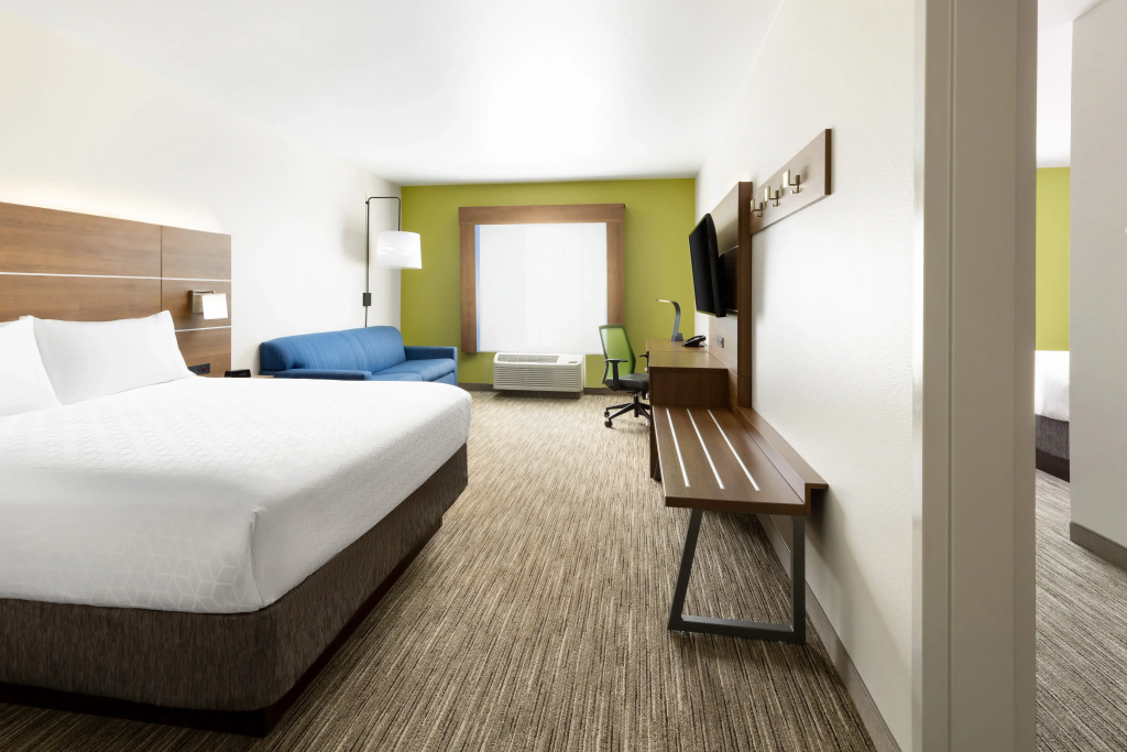 Holiday Inn Express & Suites Oakhurst-Yosemite Park Area by IHG