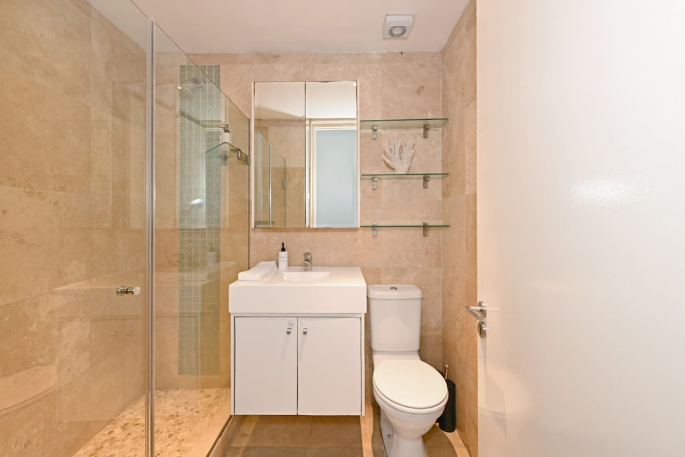 5 Bed House Pool Fresnaye Sea Point