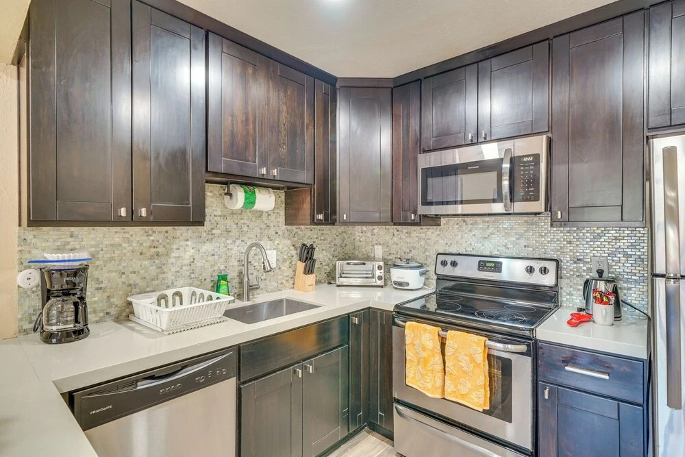 1 Block to Dtwn Pleasanton: Condo w/ Pool Access