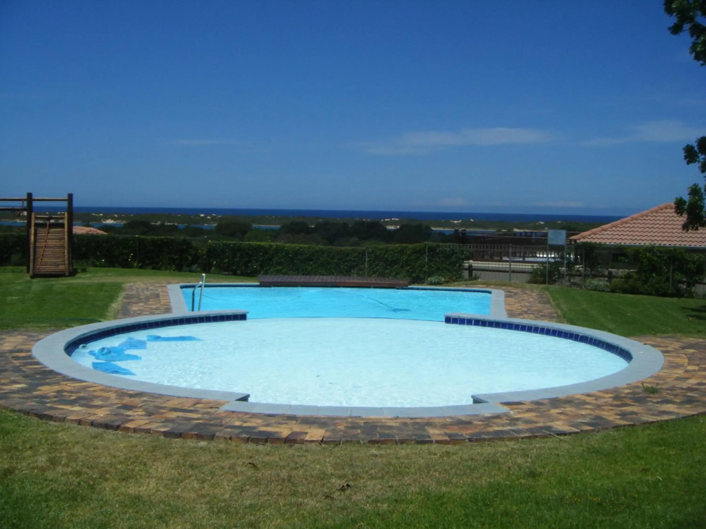 Goose Villa
