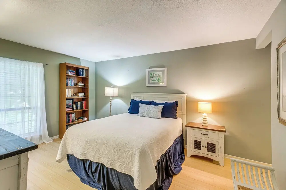 Convenient St Simons Island Home - 3 Mi to Beach!