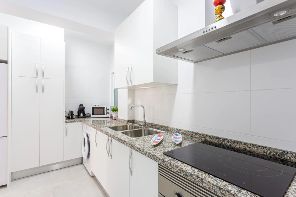 Fuengirola Puerto Apartment by GHR Rentals