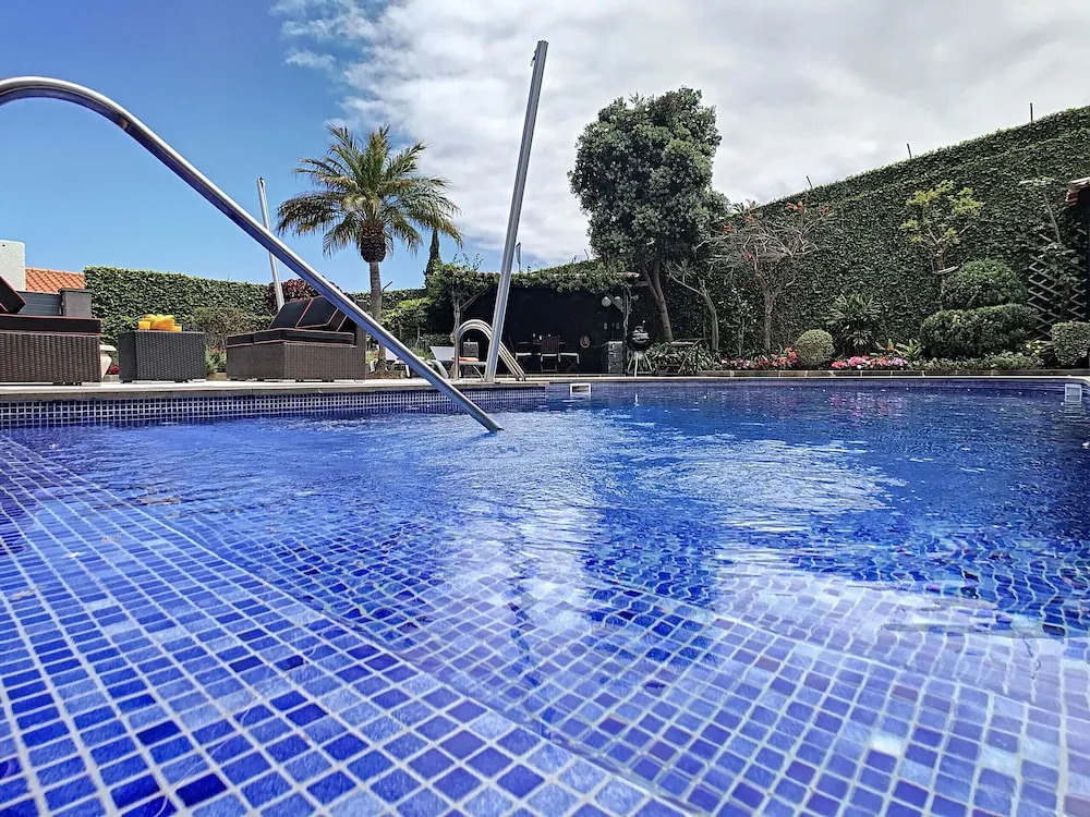 Vila do Vale by MHM