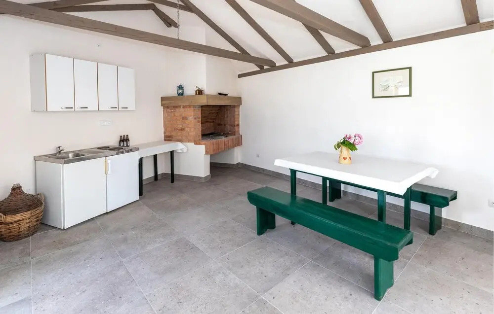 Beautiful Home in Opuzen With Wifi and 2 Bedrooms